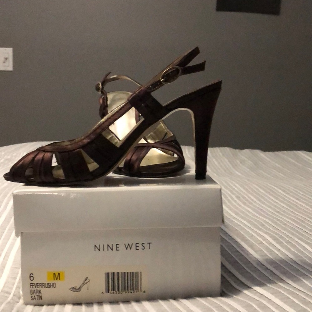 Nine West size 6 pumps with handbag